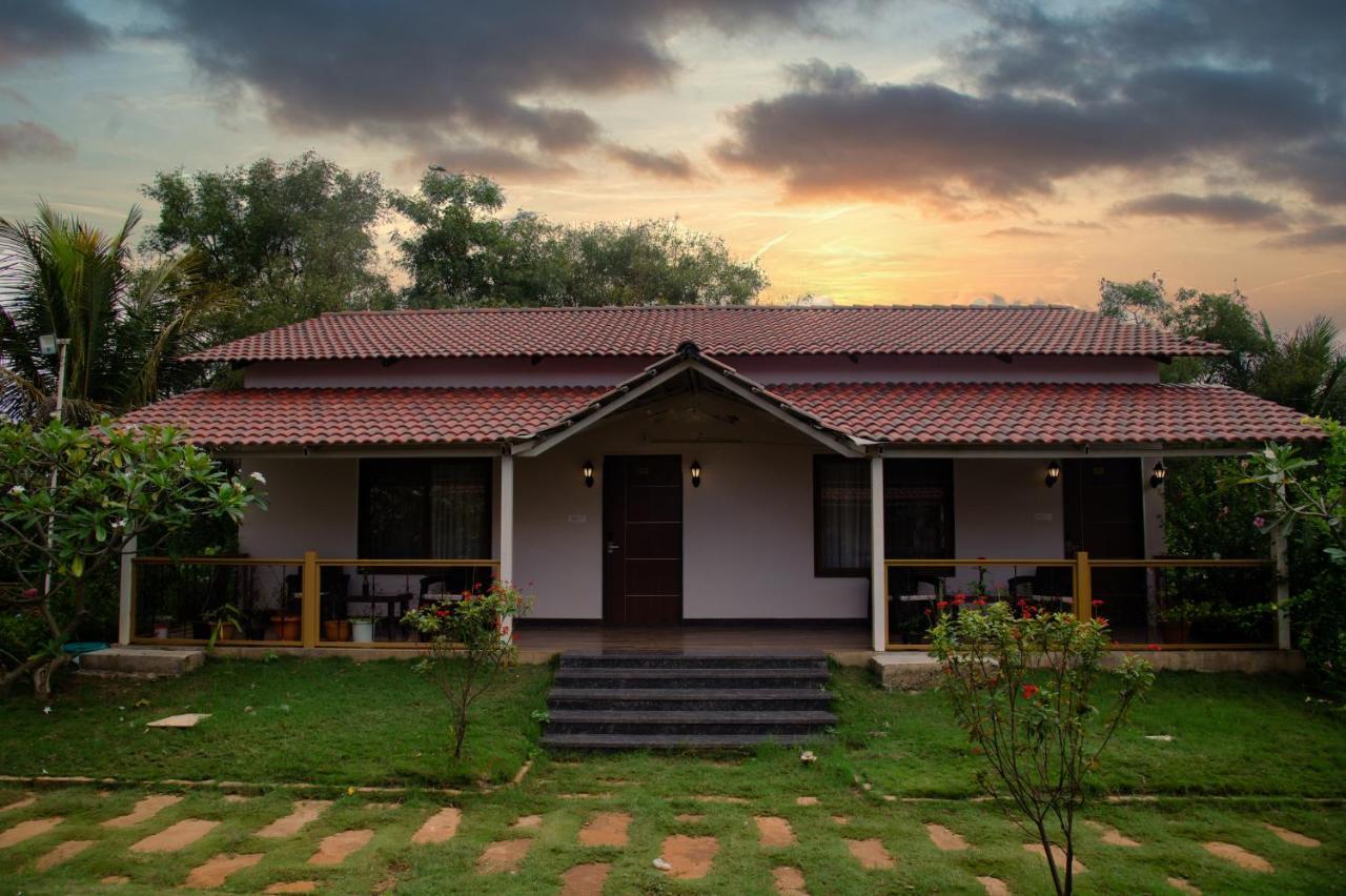 Sterling Banashree Badami Hotel Exterior foto