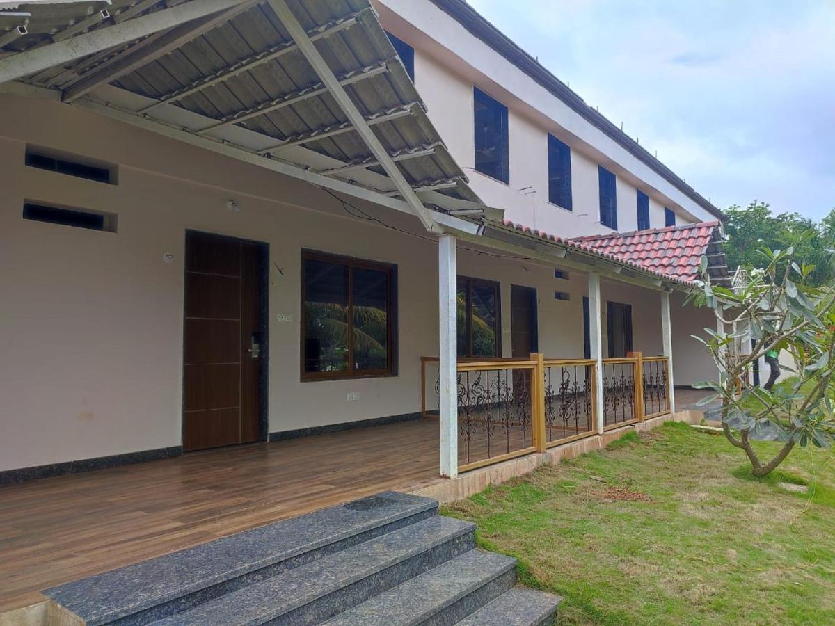 Sterling Banashree Badami Hotel Exterior foto