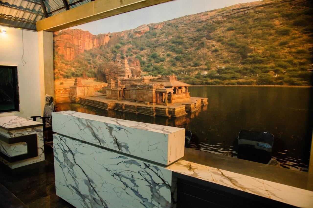 Sterling Banashree Badami Hotel Exterior foto