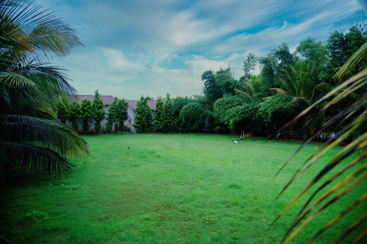 Sterling Banashree Badami Hotel Exterior foto