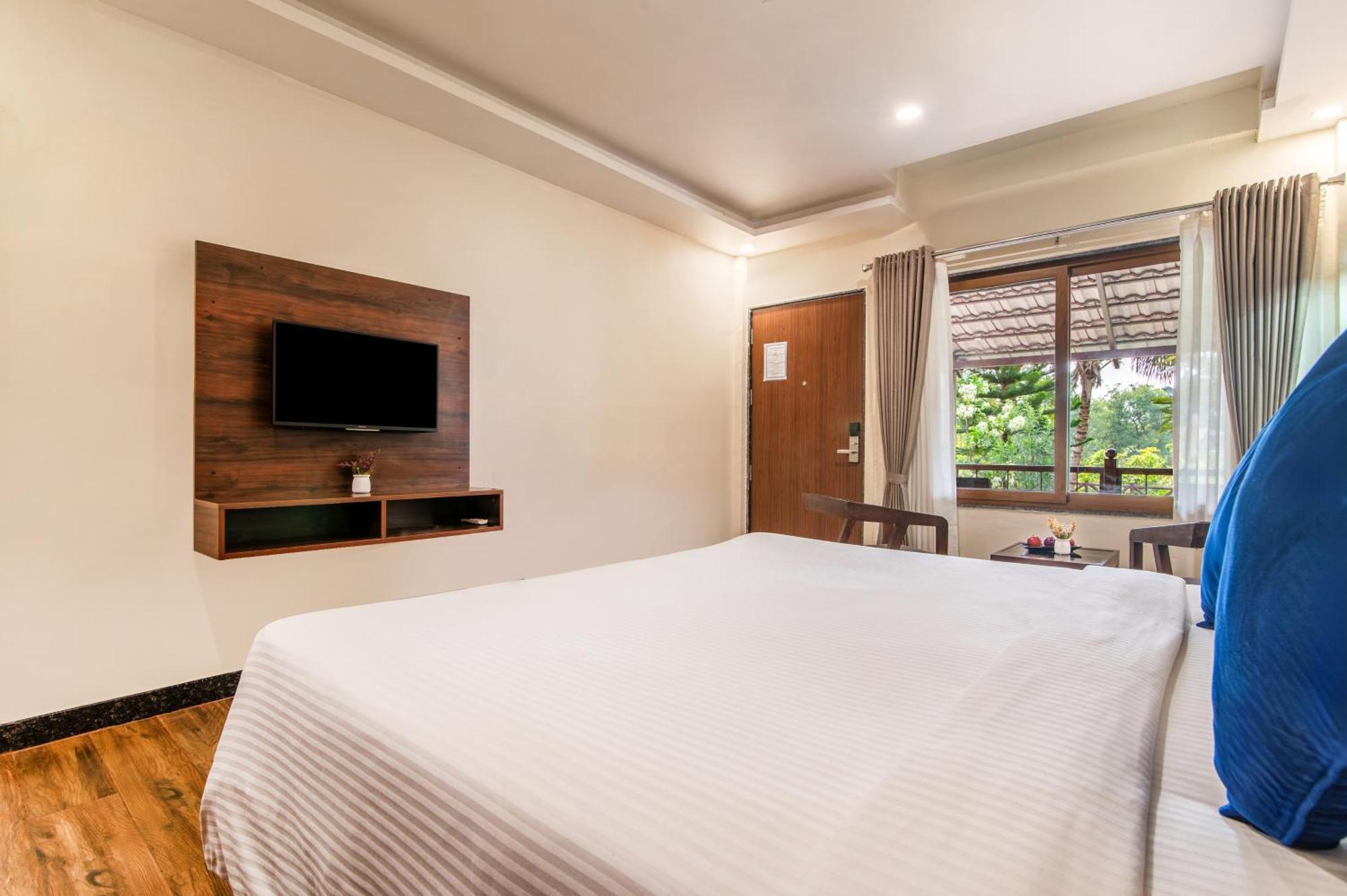 Sterling Banashree Badami Hotel Exterior foto