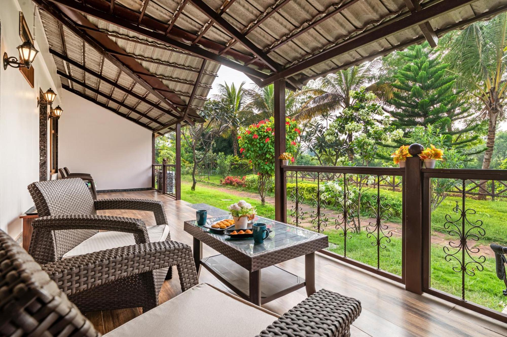 Sterling Banashree Badami Hotel Exterior foto