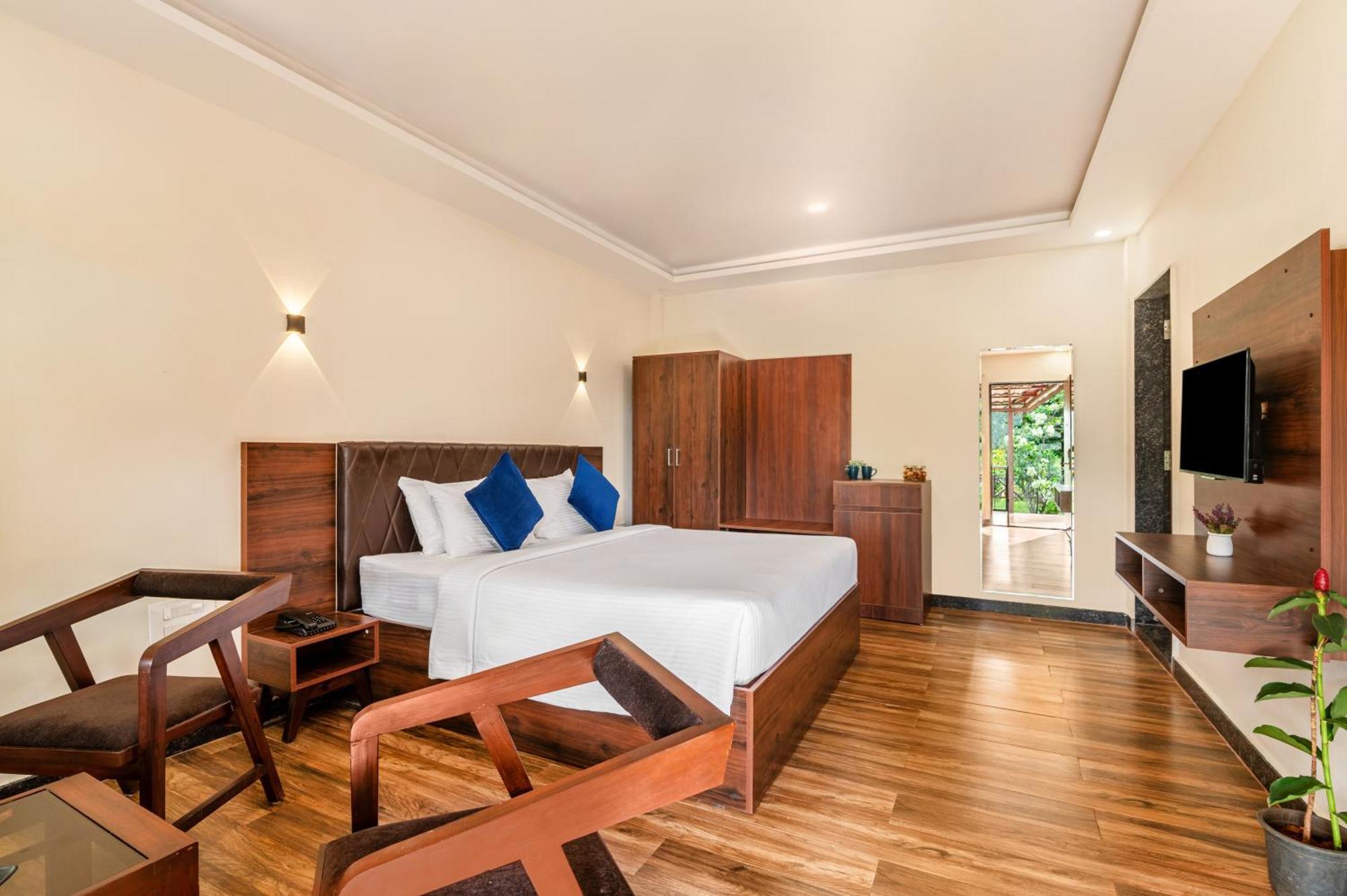 Sterling Banashree Badami Hotel Exterior foto