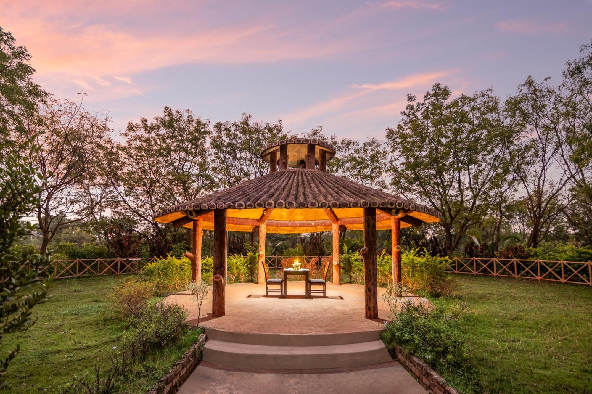 Sterling Banashree Badami Hotel Exterior foto