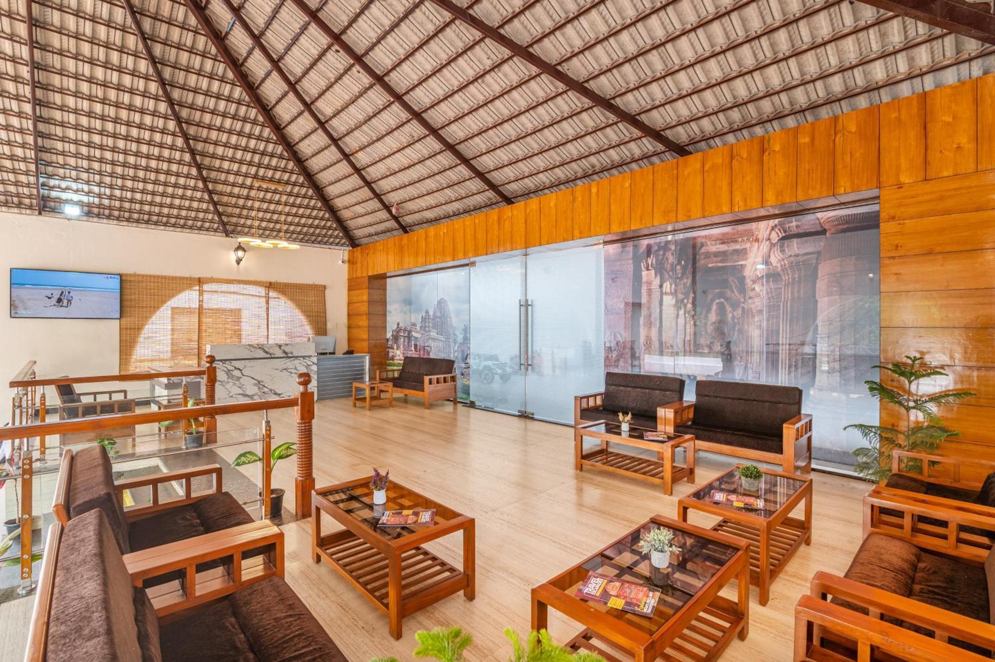 Sterling Banashree Badami Hotel Exterior foto