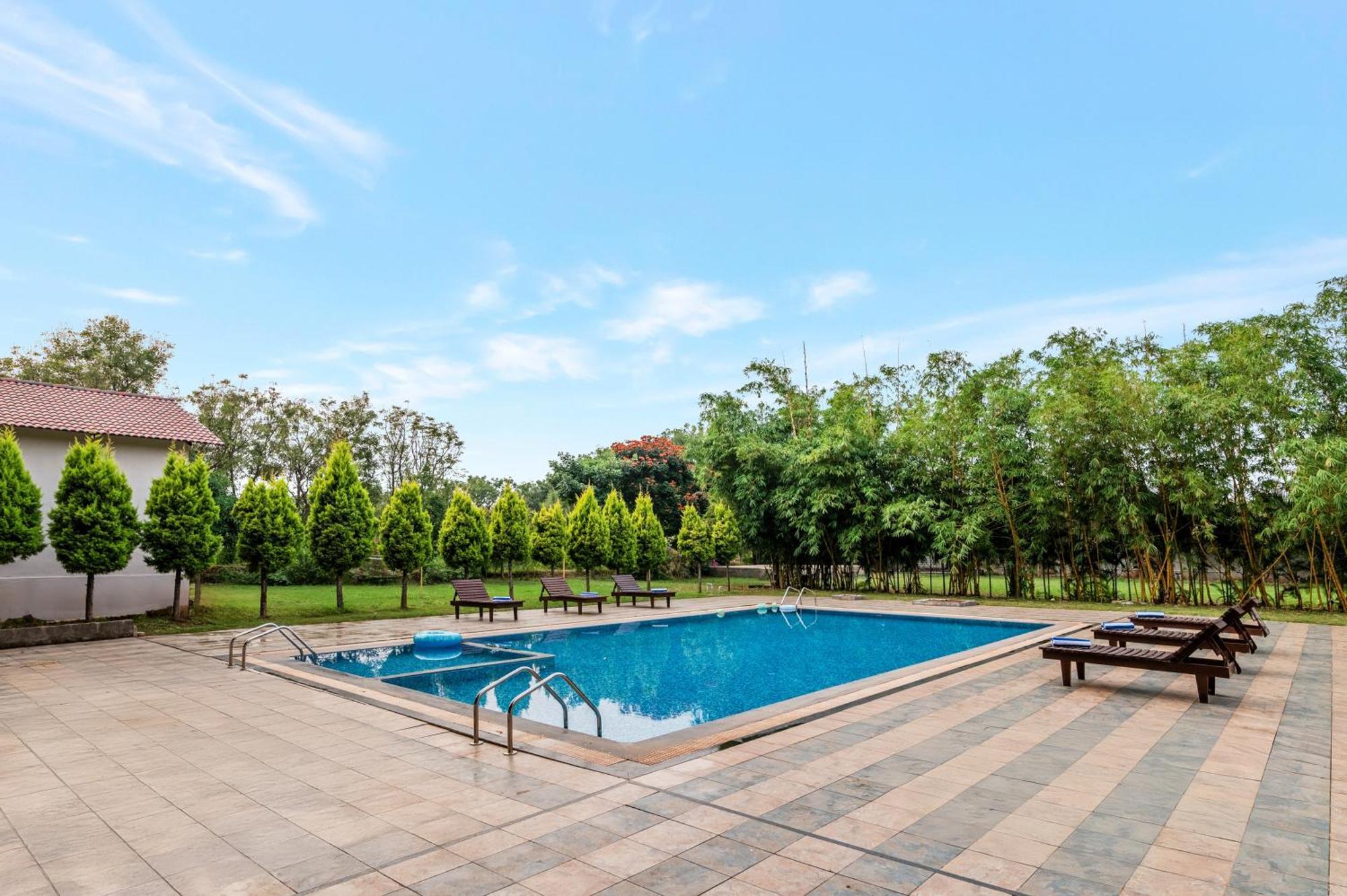 Sterling Banashree Badami Hotel Exterior foto