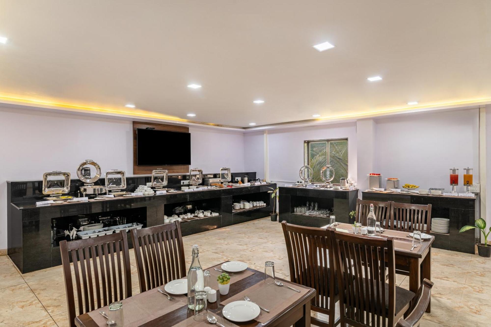 Sterling Banashree Badami Hotel Exterior foto